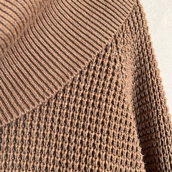 Michael Kors Camel Waffle Knit Cowl Neck Relaxed Fit Sweater Size L - Picture 4 of 9